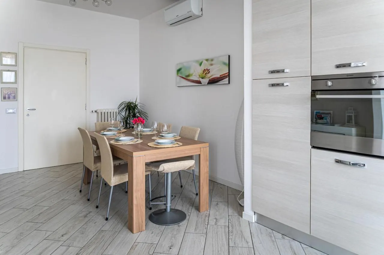 מנרבה דל גארדה Minerva Holiday Home איטליה