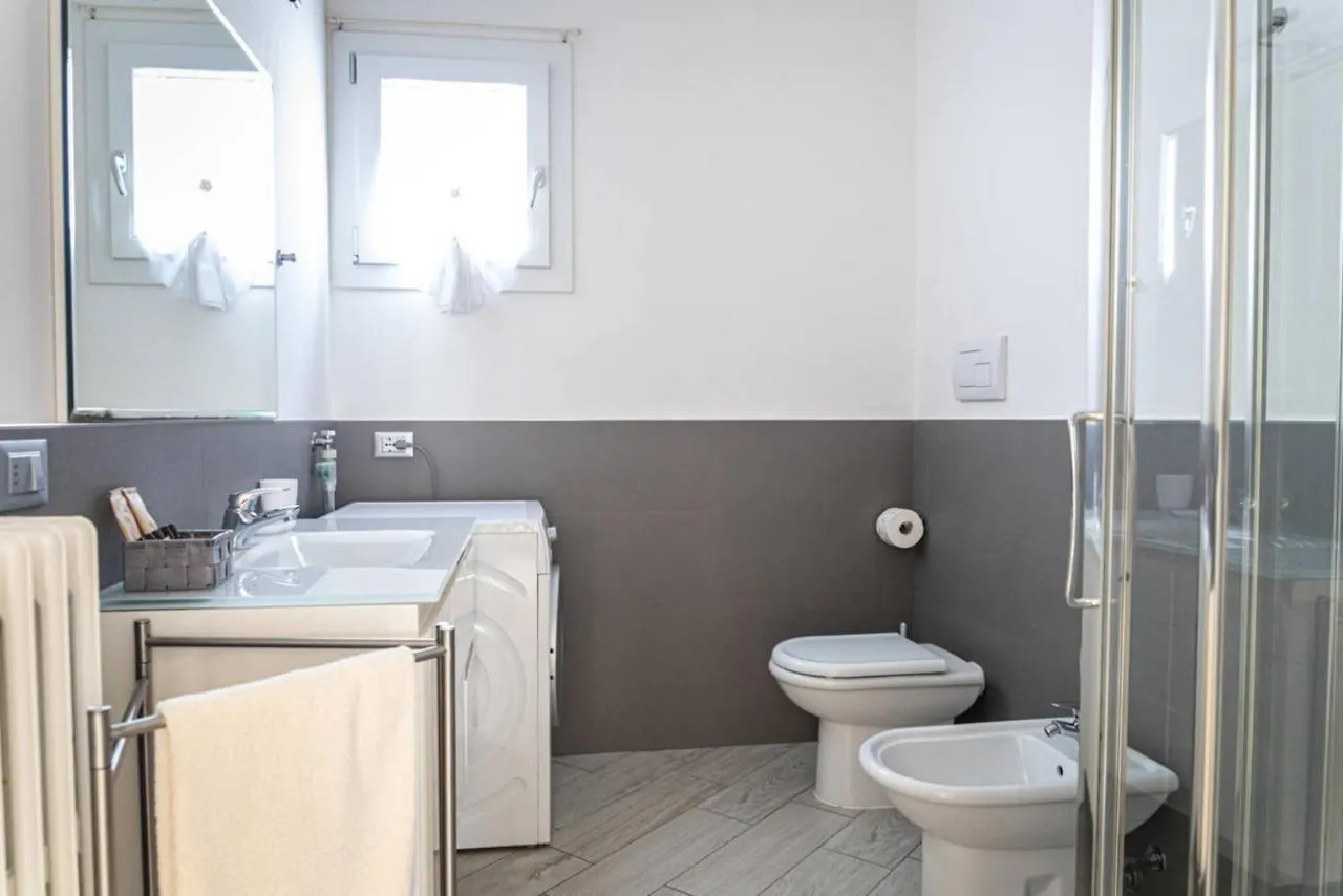 מנרבה דל גארדה Minerva Holiday Home 0*, מנרבה דל גארדה איטליה