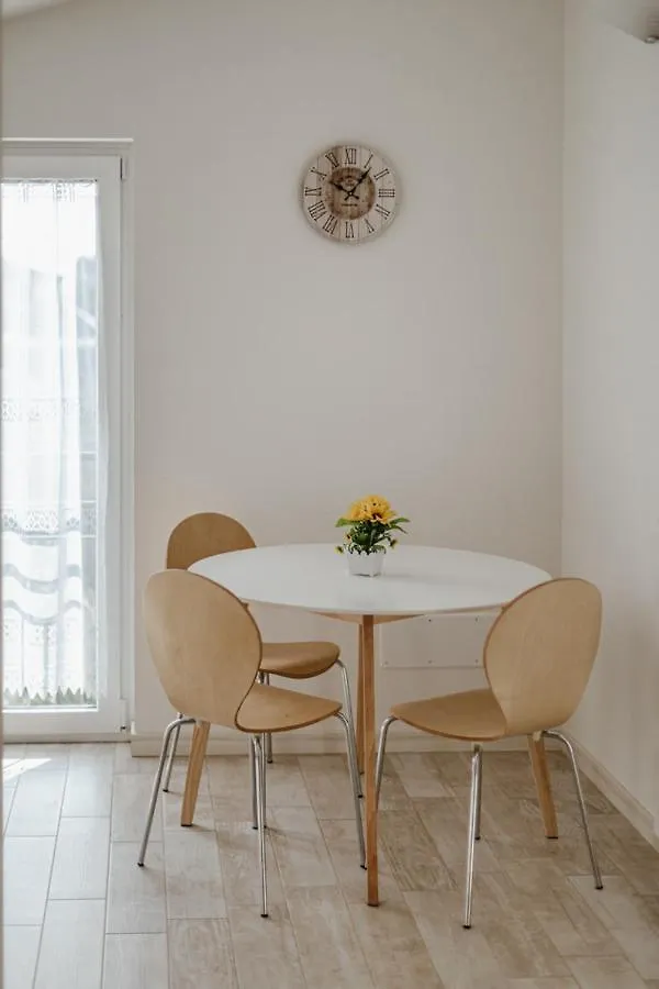 מנרבה דל גארדה Minerva Holiday Home דירה מנרבה דל גארדה