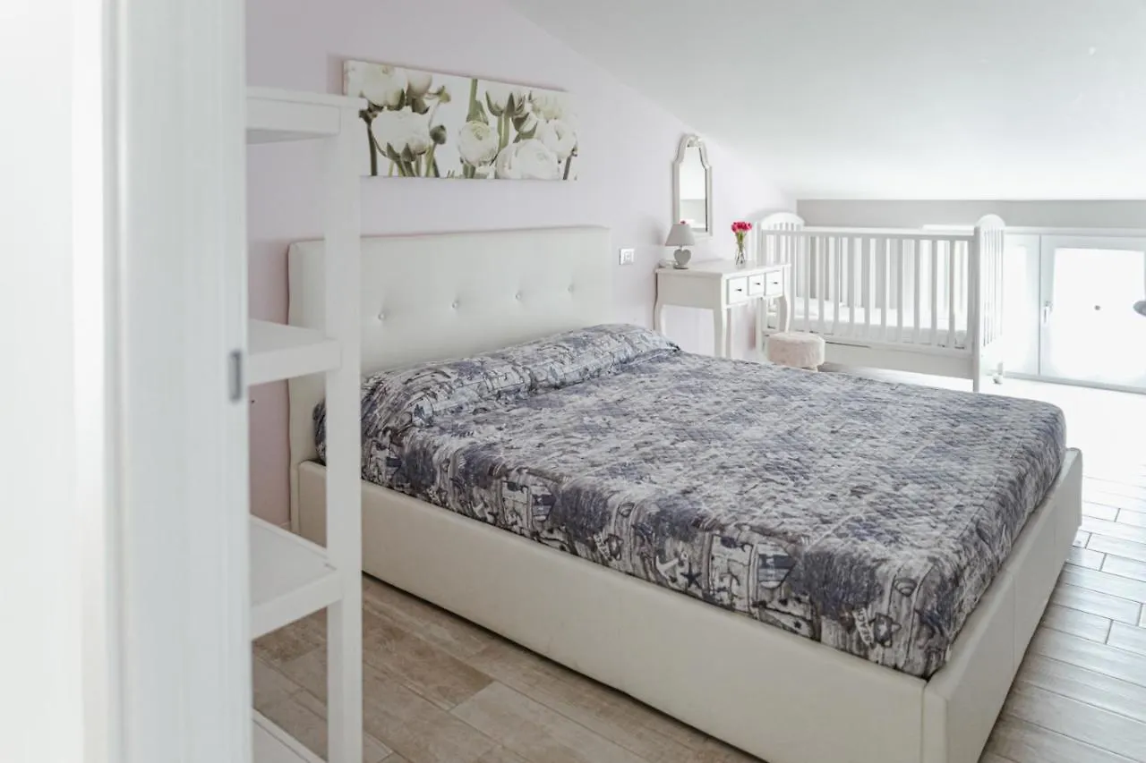 דירה מנרבה דל גארדה Minerva Holiday Home איטליה