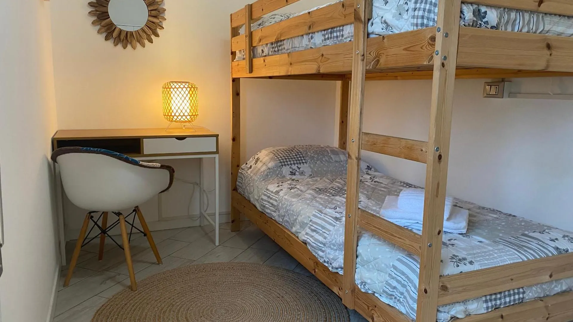 מנרבה דל גארדה Minerva Holiday Home 0*, מנרבה דל גארדה איטליה